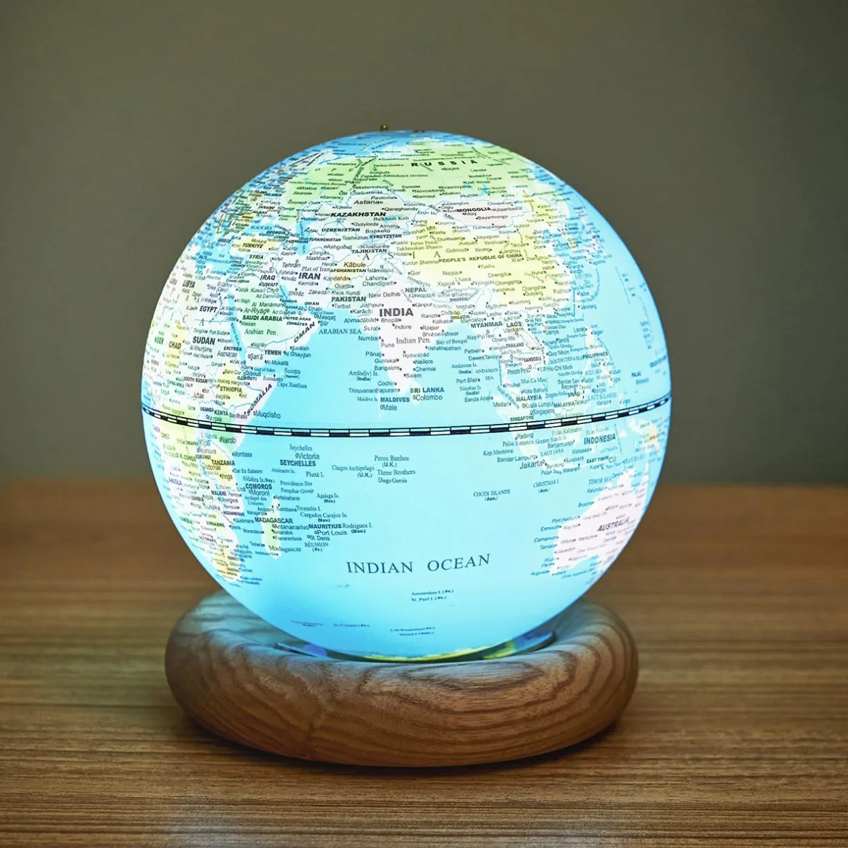 Levenger Lamps & Lighting|Lighting*Atlas Globe Lamp