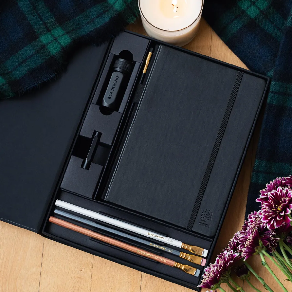 Levenger Pencils|Fine Art Supplies*Blackwing Essentials Set with Notebook