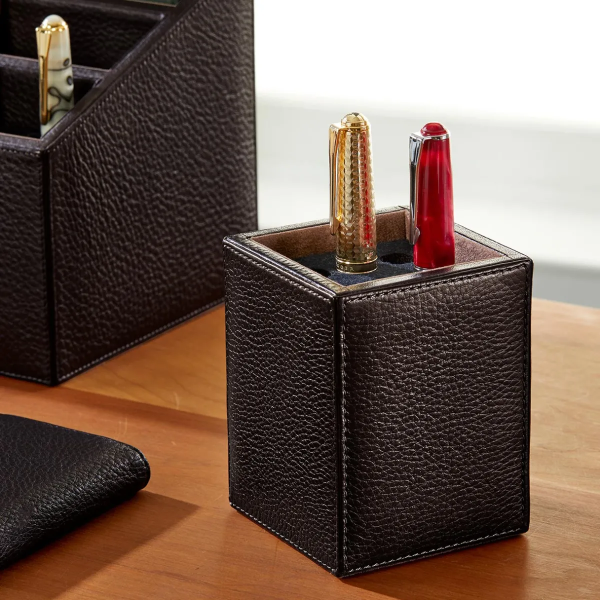 Levenger Pen Cases & Stands|Pen Cases & Stands*Bomber Jacket Leather Pen Cup