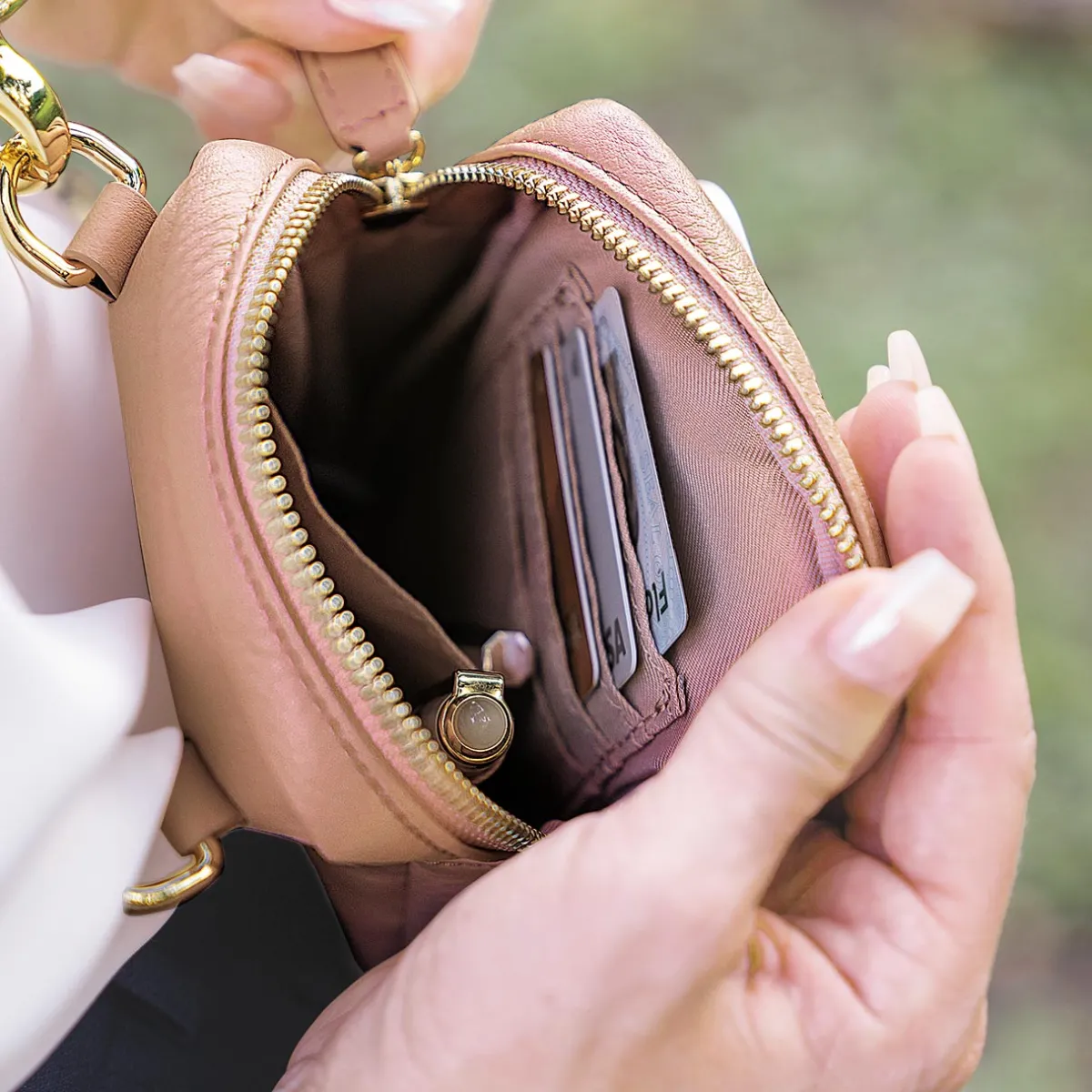 Levenger Tech Essentials|Phone Cases*Carrie Crossbody Phone Sling