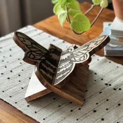 Levenger Bookends & Stands|Reader Furnishings*Carved Bee Book Stand