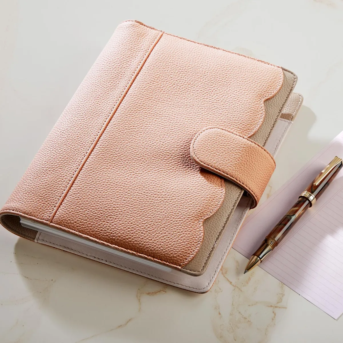 Levenger Padfolios*Circa Scalloped Leather Softolio