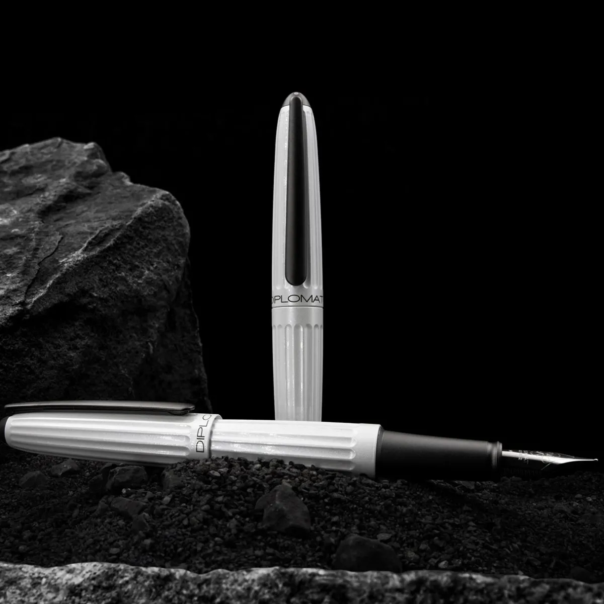 Levenger Fountain Pens|Diplomat*Diplomat Aero Lacquered Fountain Pen