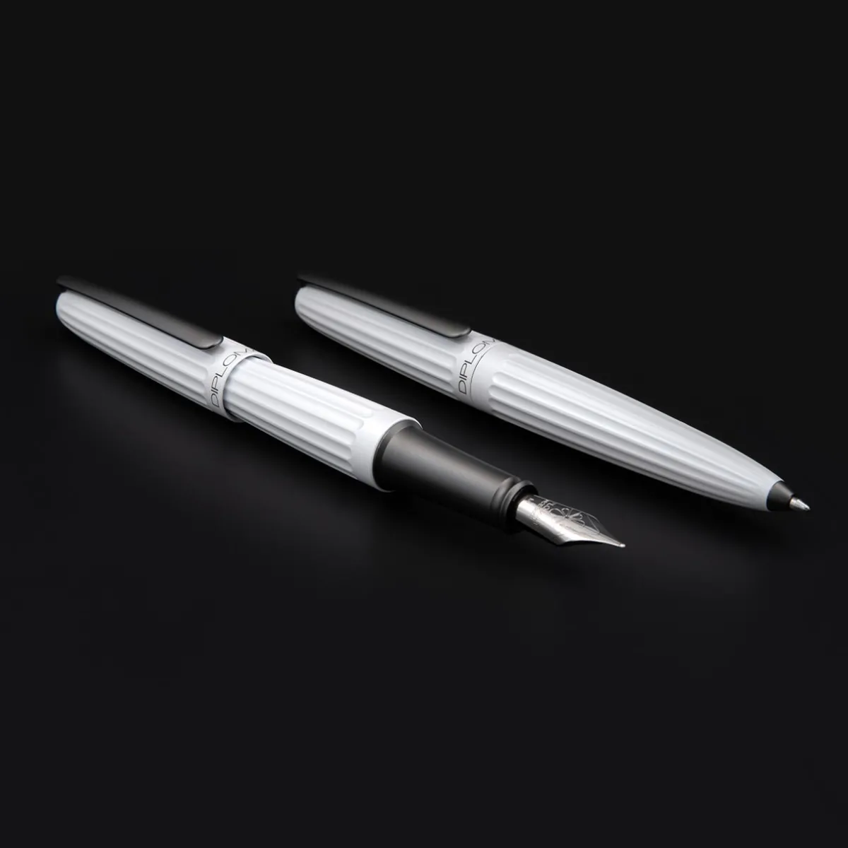 Levenger Ballpoint Pens|Rollerball Pens*Diplomat Aero Lacquered Pen