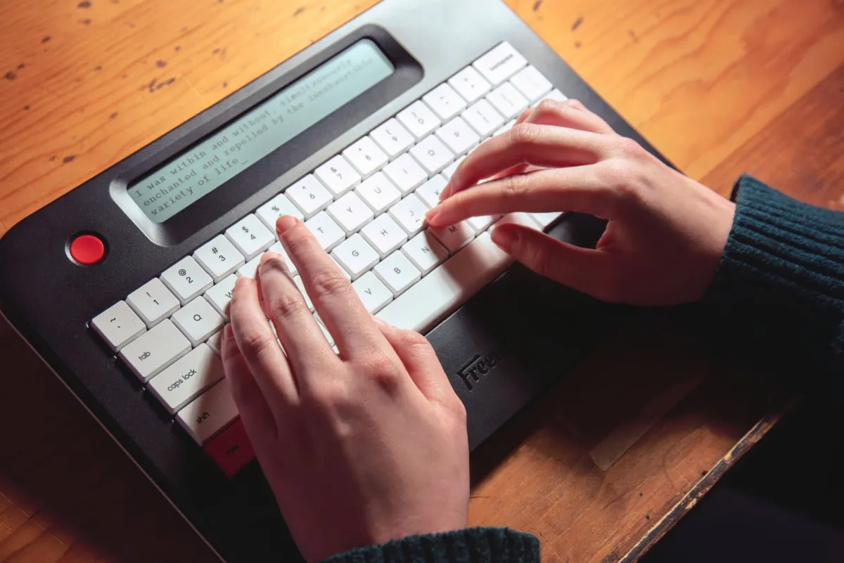 Levenger Tech Essentials*Freewrite Alpha Typewriter in Raven Black With Backlight