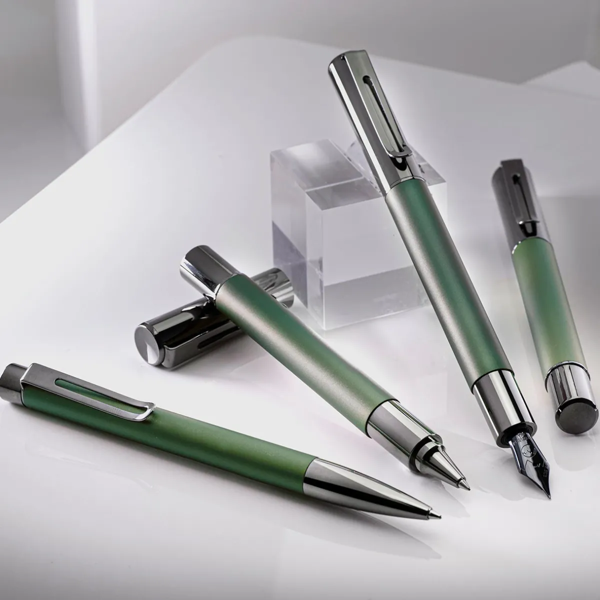 Levenger Ballpoint Pens|Rollerball Pens*Monteverde Ritma Pen