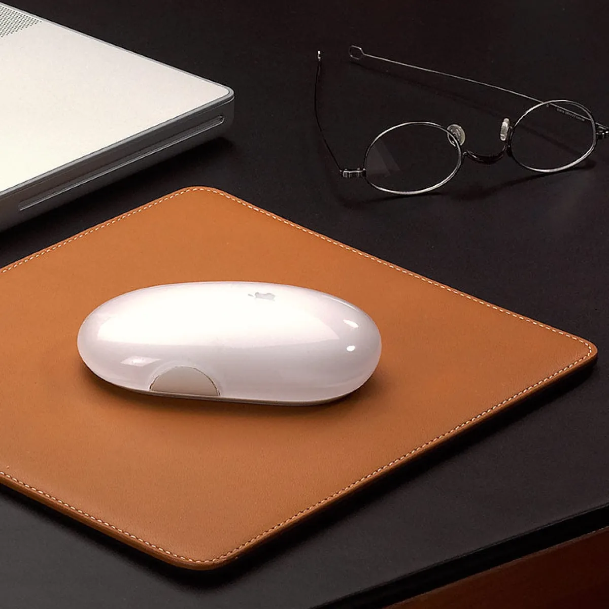 Levenger Tech Essentials*Morgan Leather Mouse Pad