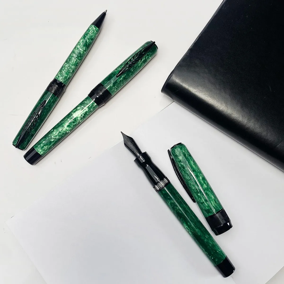 Levenger Ballpoint Pens|Rollerball Pens*Pineider Rocco Pen